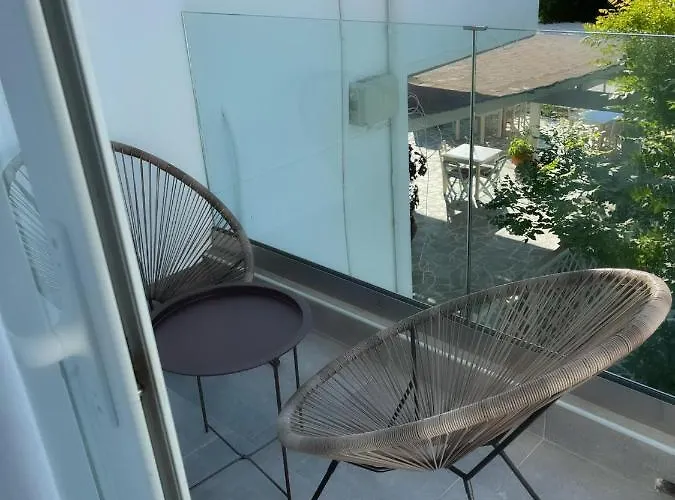 Delfini & 3* 阿彻奇洛斯