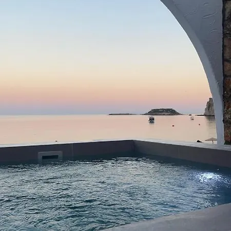 Delfini & Отель Архангелос