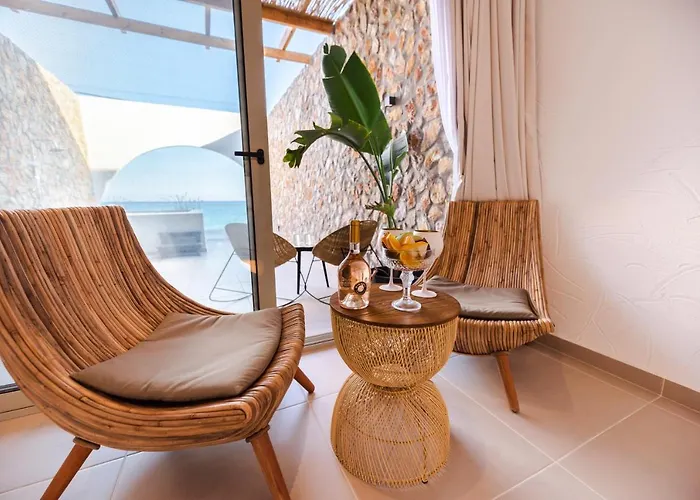 Delfini & Otel Archangelos (Rhodes)