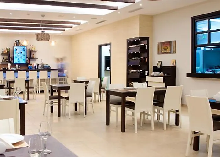 Delfini & 3* Archangelos (Rhodes)