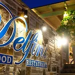 Delfini & ホテル 3*