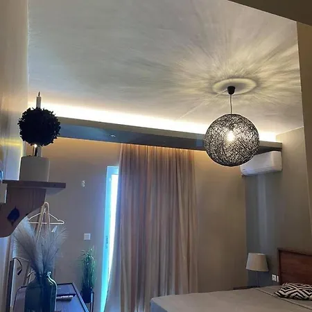 Delfini Beach Hotel