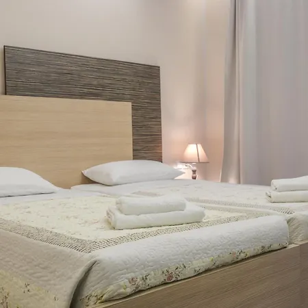 Otel Delfini & Archangelos (Rhodes)