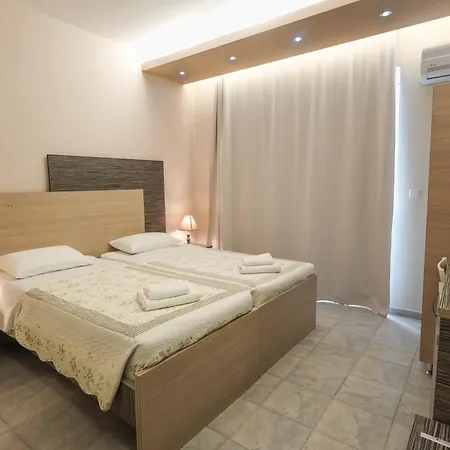 Delfini Beach Hotel 3*