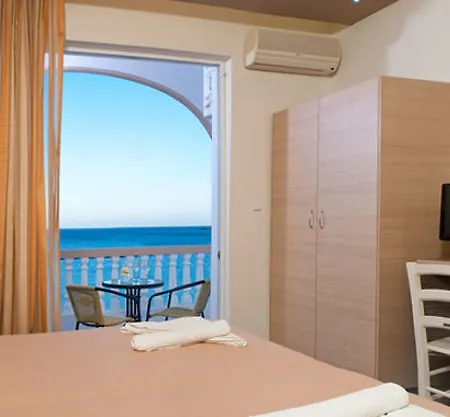 Delfini Beach Hotel
