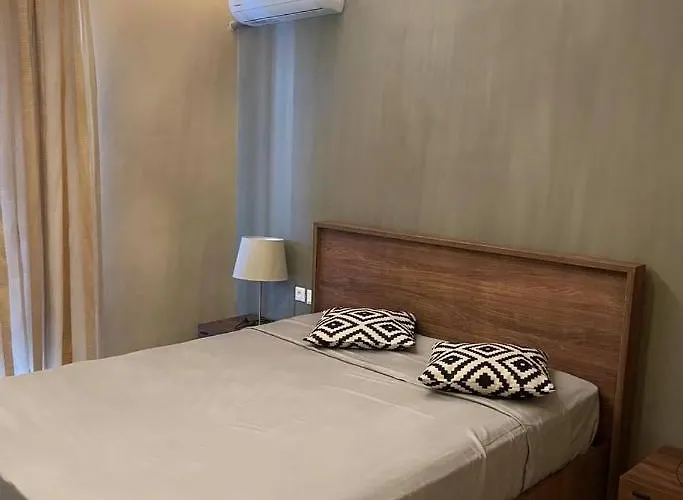 Delfini & Otel