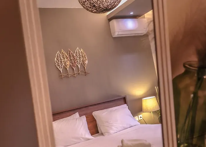 Delfini & Otel 3*