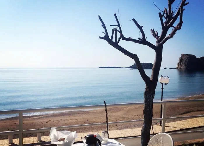 Delfini & Otel Archangelos (Rhodes)